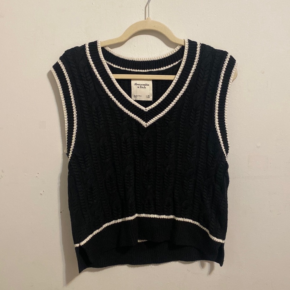 Abercrombie Sweater Vest (XS)